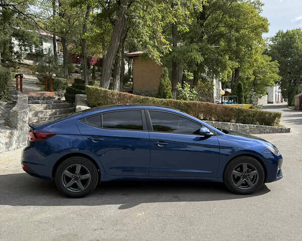 Синий Хендай Элантра, объемом двигателя 2 л и пробегом 50 тыс. км за 14500 $, фото 3 на Automoto.ua