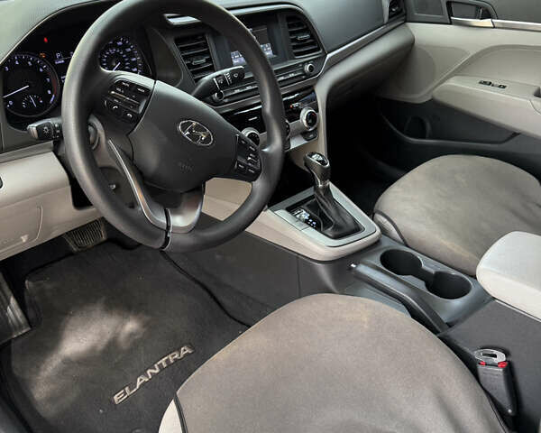 Синий Хендай Элантра, объемом двигателя 2 л и пробегом 50 тыс. км за 14500 $, фото 16 на Automoto.ua