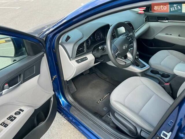 Синий Хендай Элантра, объемом двигателя 2 л и пробегом 154 тыс. км за 13500 $, фото 7 на Automoto.ua