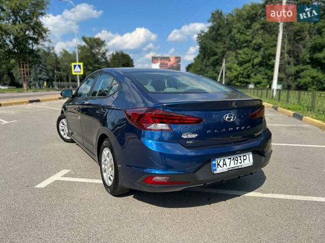 Синий Хендай Элантра, объемом двигателя 2 л и пробегом 154 тыс. км за 13500 $, фото 3 на Automoto.ua