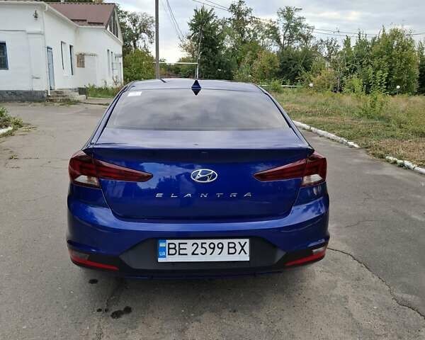 Синий Хендай Элантра, объемом двигателя 1.59 л и пробегом 68 тыс. км за 15200 $, фото 2 на Automoto.ua