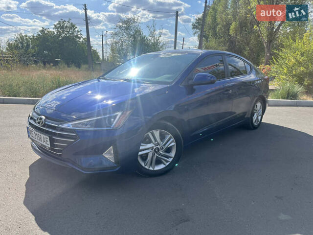 Синий Хендай Элантра, объемом двигателя 2 л и пробегом 112 тыс. км за 13900 $, фото 1 на Automoto.ua