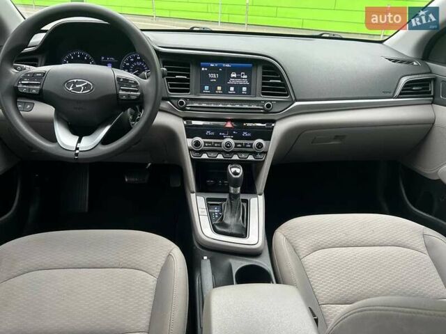 Синий Хендай Элантра, объемом двигателя 2 л и пробегом 140 тыс. км за 12800 $, фото 5 на Automoto.ua