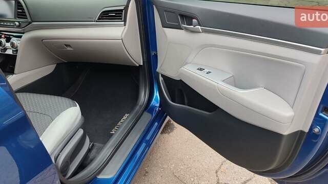 Синий Хендай Элантра, объемом двигателя 2 л и пробегом 68 тыс. км за 14300 $, фото 19 на Automoto.ua