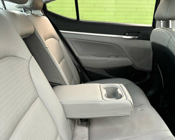 Хендай Элантра 2020 в Киеве на Automoto.ua Синий Хендай Элантра, объемом двигателя 2 л и пробегом 48 тыс. км за 14300 $, фото 18 на Automoto.ua