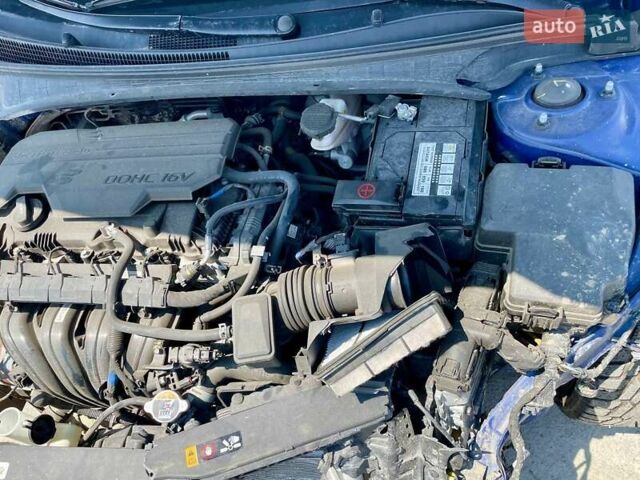 Синий Хендай Элантра, объемом двигателя 2 л и пробегом 83 тыс. км за 8900 $, фото 19 на Automoto.ua