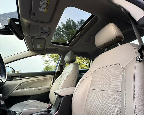 Хендай Элантра 2020 в Киеве на Automoto.ua Синий Хендай Элантра, объемом двигателя 2 л и пробегом 48 тыс. км за 14300 $, фото 22 на Automoto.ua