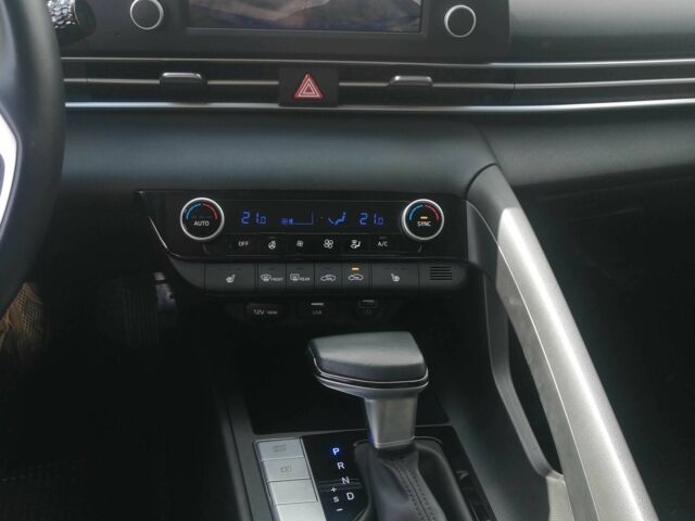 Синий Хендай Элантра, объемом двигателя 2 л и пробегом 21 тыс. км за 19900 $, фото 15 на Automoto.ua