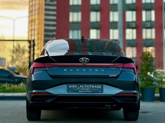 Синий Хендай Элантра, объемом двигателя 2 л и пробегом 118 тыс. км за 18800 $, фото 1 на Automoto.ua