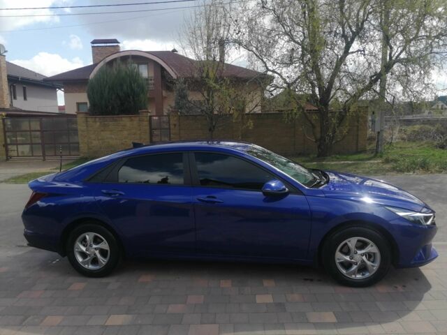 Синий Хендай Элантра, объемом двигателя 2 л и пробегом 21 тыс. км за 19900 $, фото 4 на Automoto.ua