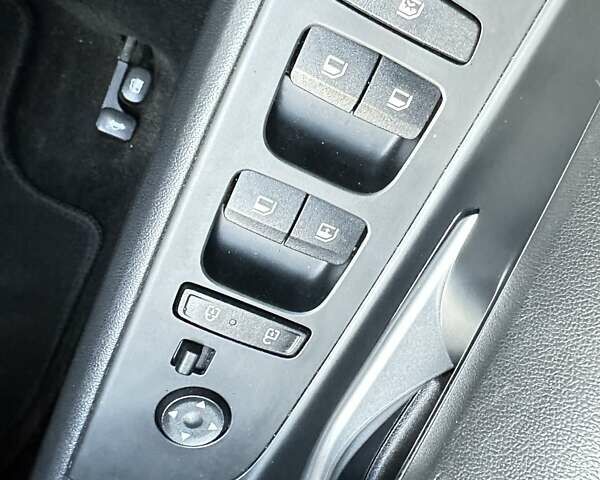 Синий Хендай Элантра, объемом двигателя 2 л и пробегом 118 тыс. км за 15000 $, фото 17 на Automoto.ua