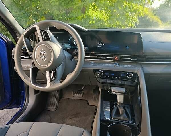 Синій Хендай Елантра, об'ємом двигуна 2 л та пробігом 25 тис. км за 20999 $, фото 6 на Automoto.ua