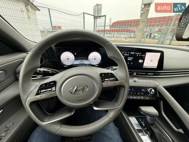Синий Хендай Элантра, объемом двигателя 2 л и пробегом 28 тыс. км за 19490 $, фото 3 на Automoto.ua