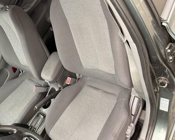 Зеленый Хендай Элантра, объемом двигателя 1.6 л и пробегом 195 тыс. км за 5500 $, фото 12 на Automoto.ua