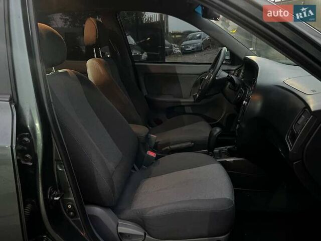 Зеленый Хендай Элантра, объемом двигателя 1.6 л и пробегом 196 тыс. км за 4990 $, фото 11 на Automoto.ua