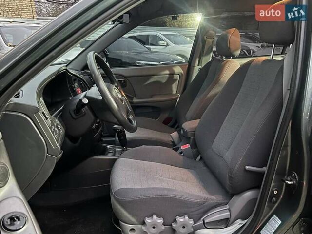 Зеленый Хендай Элантра, объемом двигателя 1.6 л и пробегом 196 тыс. км за 4990 $, фото 8 на Automoto.ua