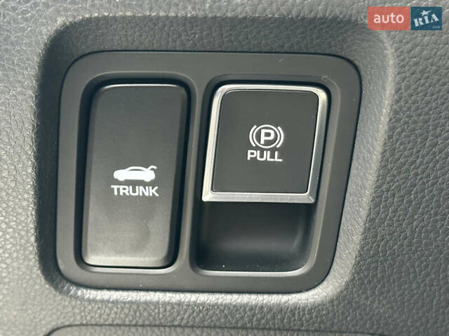 Черный Хендай Экус, объемом двигателя 5 л и пробегом 116 тыс. км за 15490 $, фото 32 на Automoto.ua