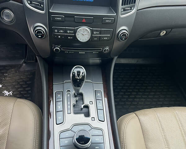 Сірий Хендай Екус, об'ємом двигуна 4.63 л та пробігом 54 тис. км за 15200 $, фото 13 на Automoto.ua