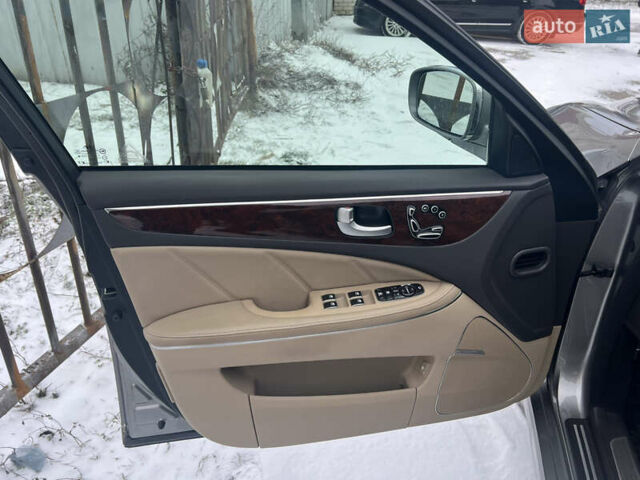 Сірий Хендай Екус, об'ємом двигуна 4.63 л та пробігом 54 тис. км за 15200 $, фото 14 на Automoto.ua