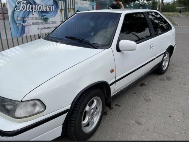Белый Хендай Ексель, объемом двигателя 1.5 л и пробегом 230 тыс. км за 2000 $, фото 5 на Automoto.ua