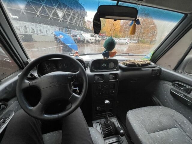 Серый Хендай Галлопер, объемом двигателя 2.5 л и пробегом 221 тыс. км за 3600 $, фото 2 на Automoto.ua