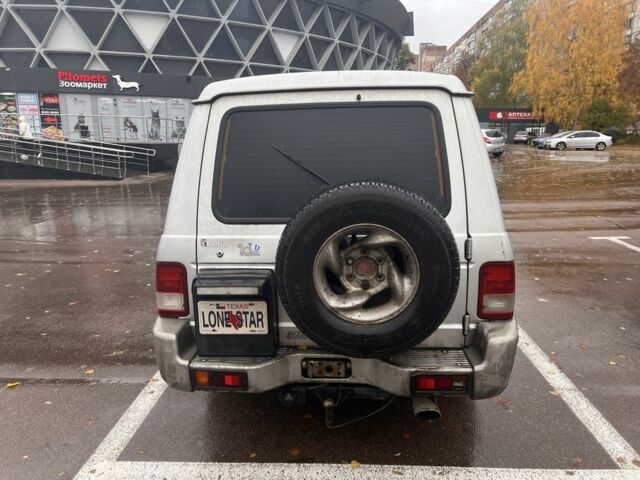 Серый Хендай Галлопер, объемом двигателя 2.5 л и пробегом 221 тыс. км за 3600 $, фото 4 на Automoto.ua