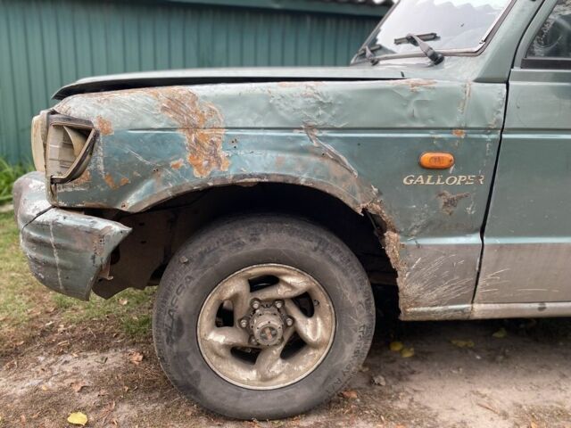 Зеленый Хендай Галлопер, объемом двигателя 2.5 л и пробегом 270 тыс. км за 2000 $, фото 2 на Automoto.ua