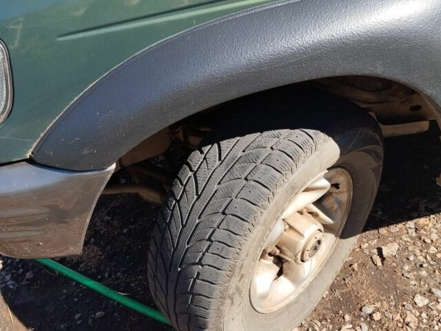 Зеленый Хендай Галлопер, объемом двигателя 2.5 л и пробегом 328 тыс. км за 4295 $, фото 6 на Automoto.ua