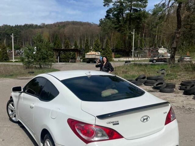 Білий Хендай Генезис, об'ємом двигуна 2 л та пробігом 130 тис. км за 7000 $, фото 1 на Automoto.ua