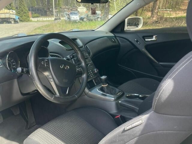 Білий Хендай Генезис, об'ємом двигуна 2 л та пробігом 130 тис. км за 7000 $, фото 7 на Automoto.ua