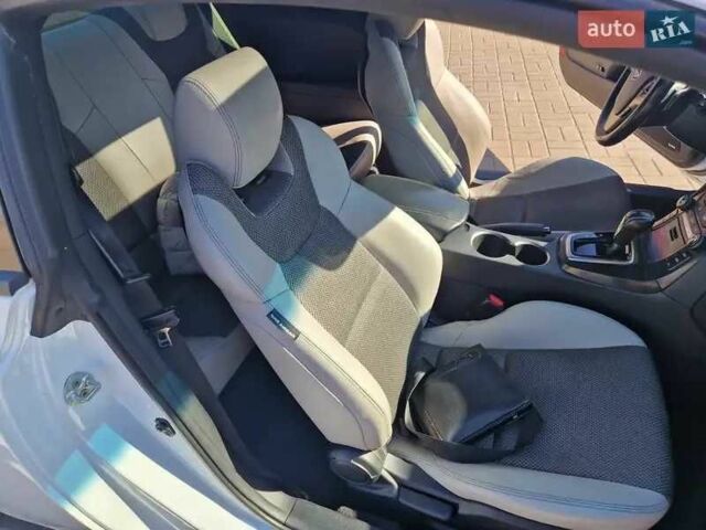 Білий Хендай Генезис, об'ємом двигуна 2 л та пробігом 163 тис. км за 11300 $, фото 1 на Automoto.ua