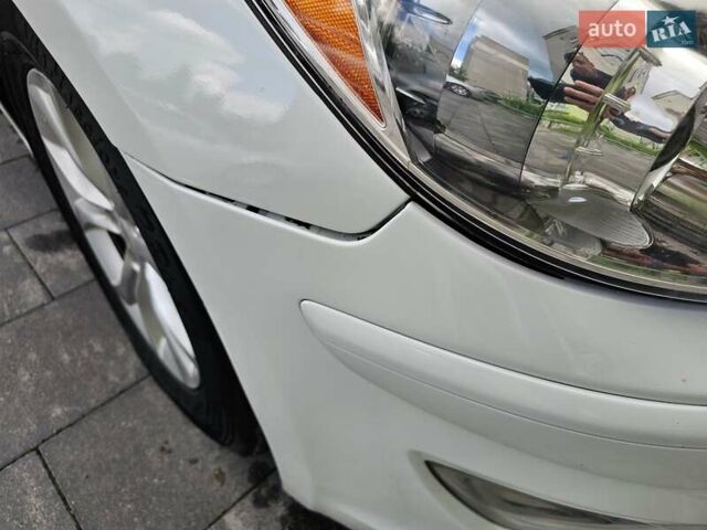 Білий Хендай Генезис, об'ємом двигуна 3.79 л та пробігом 158 тис. км за 11200 $, фото 9 на Automoto.ua