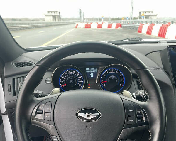 Белый Хендай Генезис, объемом двигателя 3.78 л и пробегом 93 тыс. км за 15400 $, фото 14 на Automoto.ua