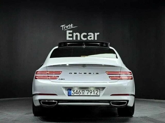 Білий Хендай Генезис, об'ємом двигуна 2.2 л та пробігом 28 тис. км за 24000 $, фото 2 на Automoto.ua