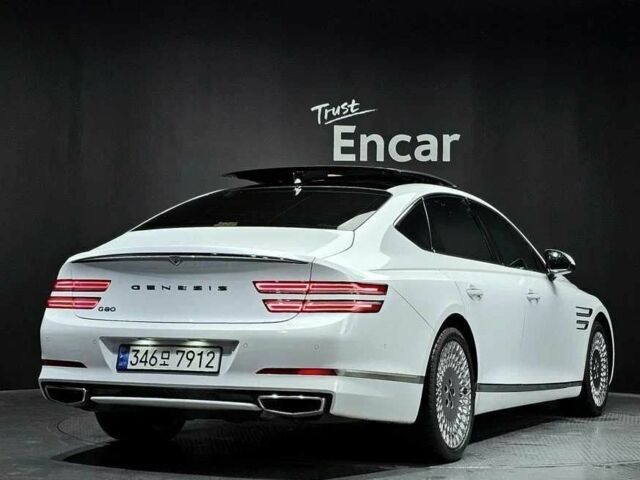 Білий Хендай Генезис, об'ємом двигуна 2.2 л та пробігом 28 тис. км за 24000 $, фото 1 на Automoto.ua