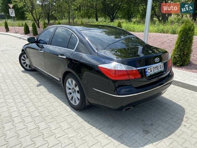 Черный Хендай Генезис, объемом двигателя 3.8 л и пробегом 220 тыс. км за 9500 $, фото 5 на Automoto.ua