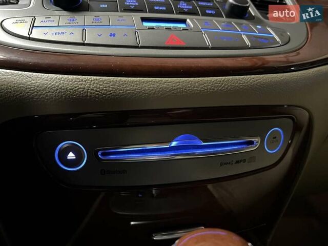 Черный Хендай Генезис, объемом двигателя 3.8 л и пробегом 222 тыс. км за 9999 $, фото 33 на Automoto.ua
