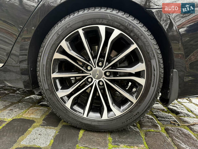 Черный Хендай Генезис, объемом двигателя 3.78 л и пробегом 125 тыс. км за 18999 $, фото 6 на Automoto.ua