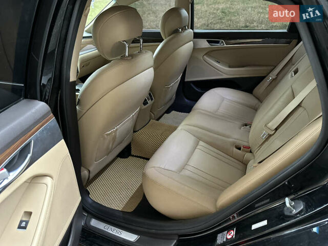 Чорний Хендай Генезис, об'ємом двигуна 3.78 л та пробігом 146 тис. км за 13500 $, фото 14 на Automoto.ua