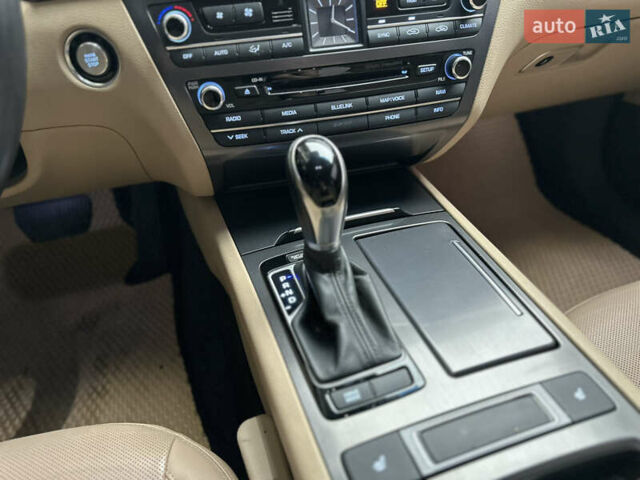 Чорний Хендай Генезис, об'ємом двигуна 3.78 л та пробігом 146 тис. км за 13500 $, фото 12 на Automoto.ua