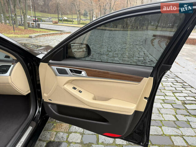 Черный Хендай Генезис, объемом двигателя 3.78 л и пробегом 125 тыс. км за 18999 $, фото 5 на Automoto.ua