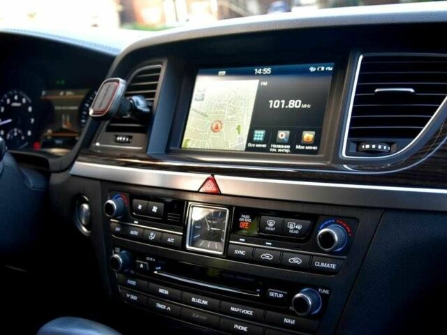 Черный Хендай Генезис, объемом двигателя 3.8 л и пробегом 63 тыс. км за 32000 $, фото 11 на Automoto.ua