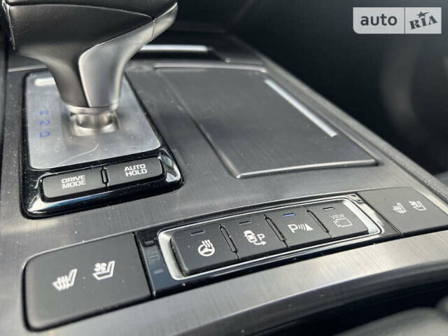 Черный Хендай Генезис, объемом двигателя 2 л и пробегом 122 тыс. км за 21000 $, фото 30 на Automoto.ua