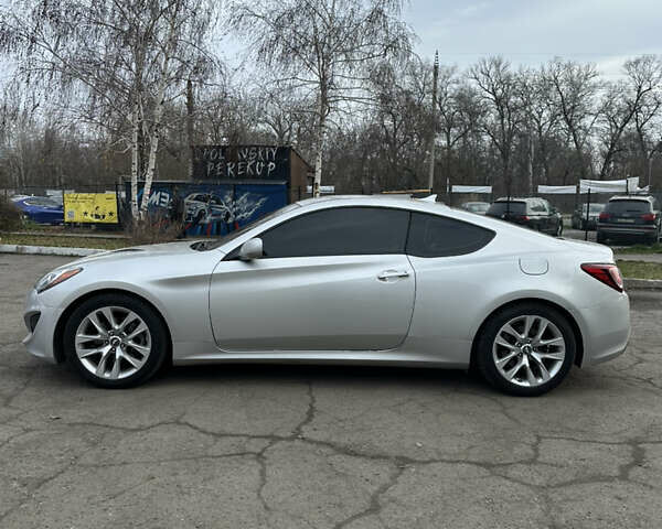 Сірий Хендай Генезис, об'ємом двигуна 2 л та пробігом 177 тис. км за 12900 $, фото 2 на Automoto.ua