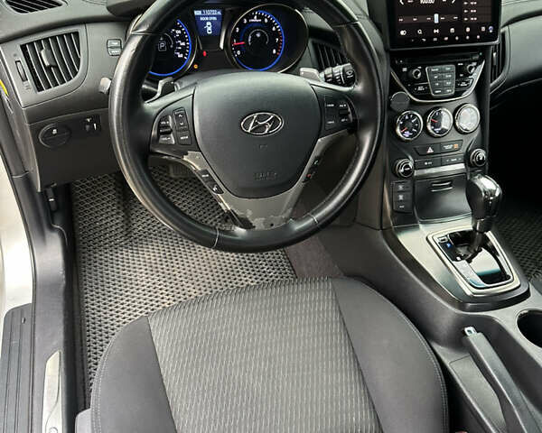 Сірий Хендай Генезис, об'ємом двигуна 2 л та пробігом 177 тис. км за 12900 $, фото 11 на Automoto.ua