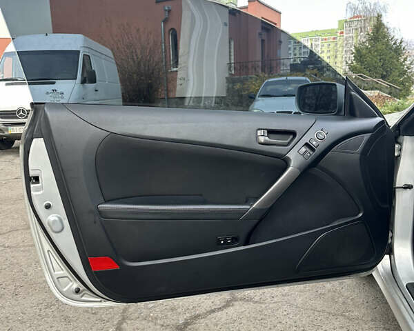 Сірий Хендай Генезис, об'ємом двигуна 2 л та пробігом 177 тис. км за 12900 $, фото 16 на Automoto.ua