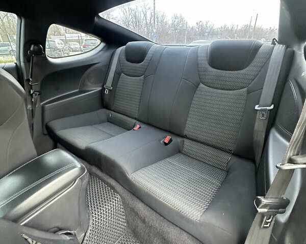 Сірий Хендай Генезис, об'ємом двигуна 2 л та пробігом 177 тис. км за 12900 $, фото 9 на Automoto.ua