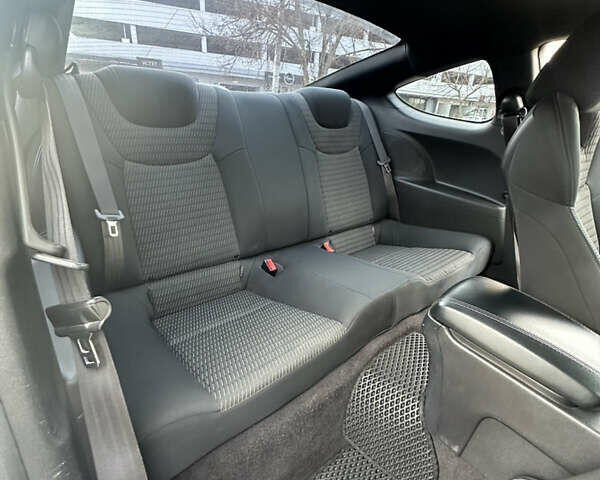 Сірий Хендай Генезис, об'ємом двигуна 2 л та пробігом 177 тис. км за 12900 $, фото 14 на Automoto.ua