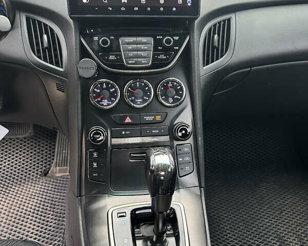 Сірий Хендай Генезис, об'ємом двигуна 2 л та пробігом 177 тис. км за 12900 $, фото 10 на Automoto.ua