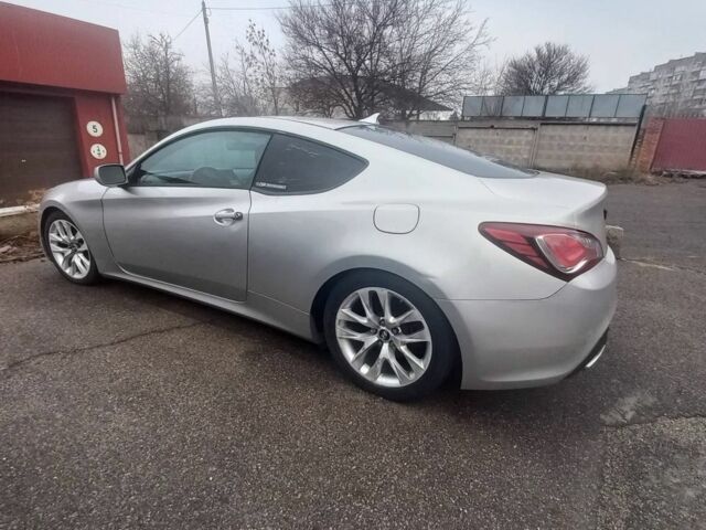 Серый Хендай Генезис, объемом двигателя 2 л и пробегом 140 тыс. км за 10200 $, фото 1 на Automoto.ua